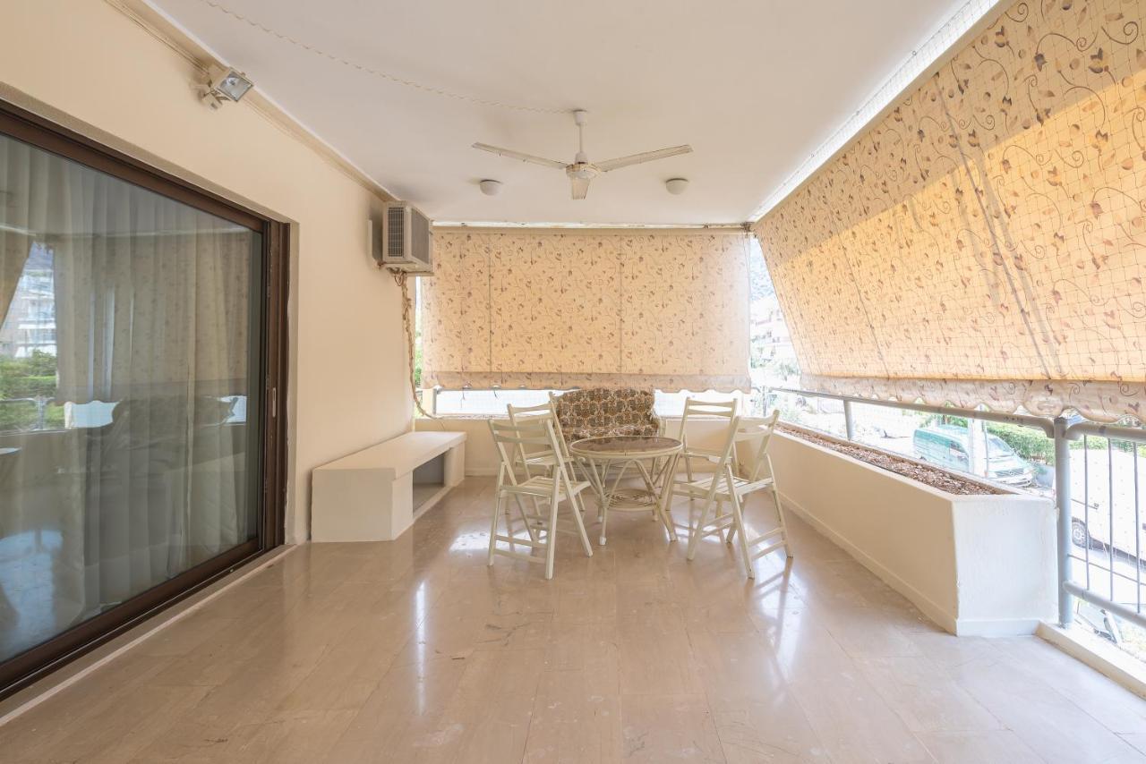 Lovely & Spacious 2-Bedroom Rental Unit In Glifada Atenas Exterior foto
